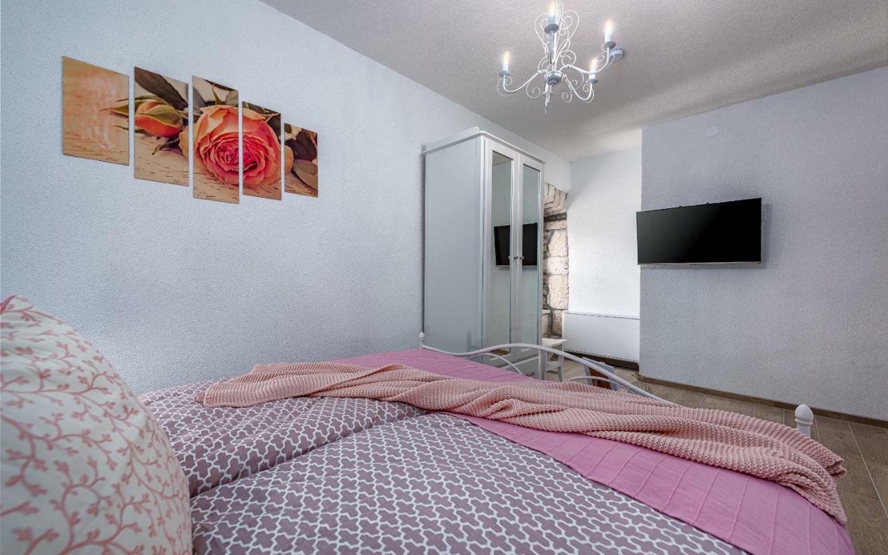 Vila Casa Di Roccia Marčana Exteriér fotografie